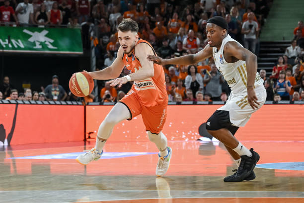 费尔南德斯 费尔南德斯