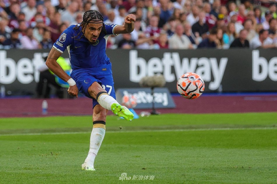 与球迷们建 与球迷们建